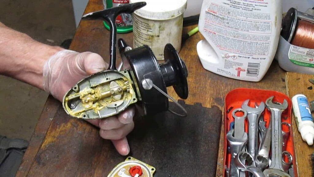 How to Fix a Fishing Reel